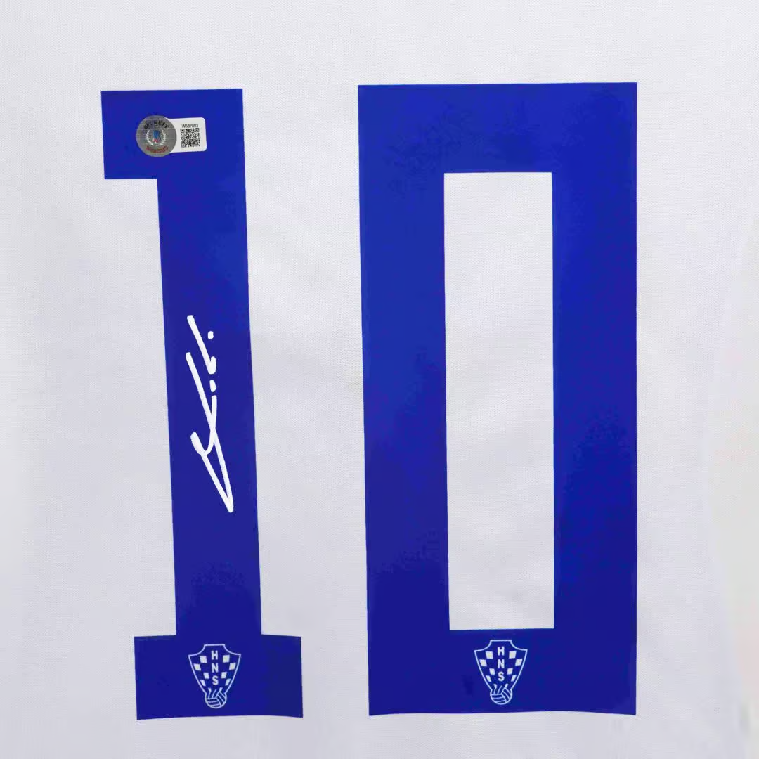 Luka Modric Signed Croatia FC Home Soccer Jersey #10 with Beckett COA